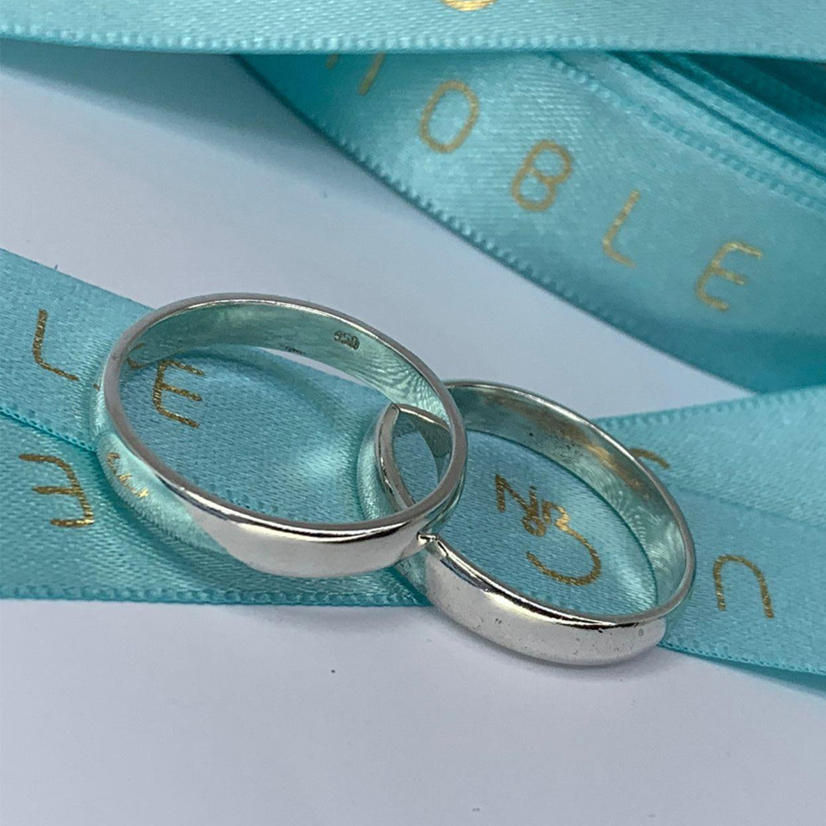 ALIANÇA DE NAMORO PRATA ABAULADA 4MM