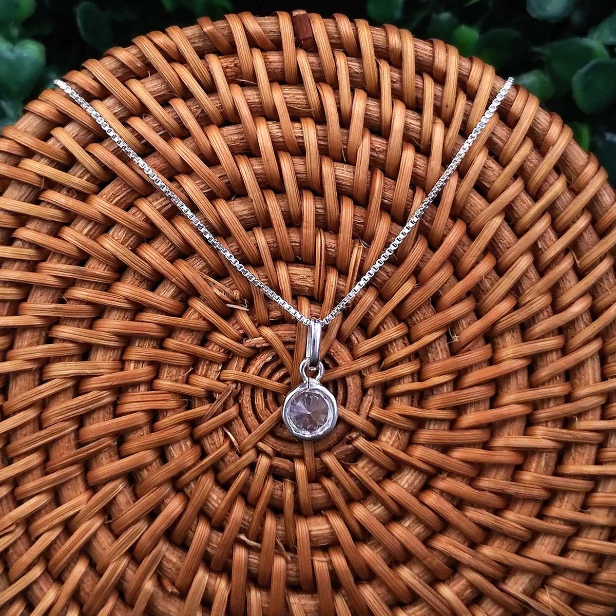 COLAR DE PRATA PONTO DE LUZ