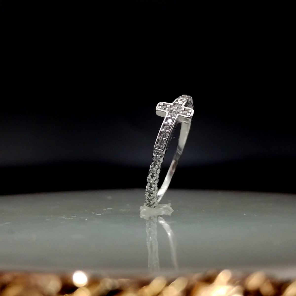 ANEL APARADOR CRUZ CRAVEJADA