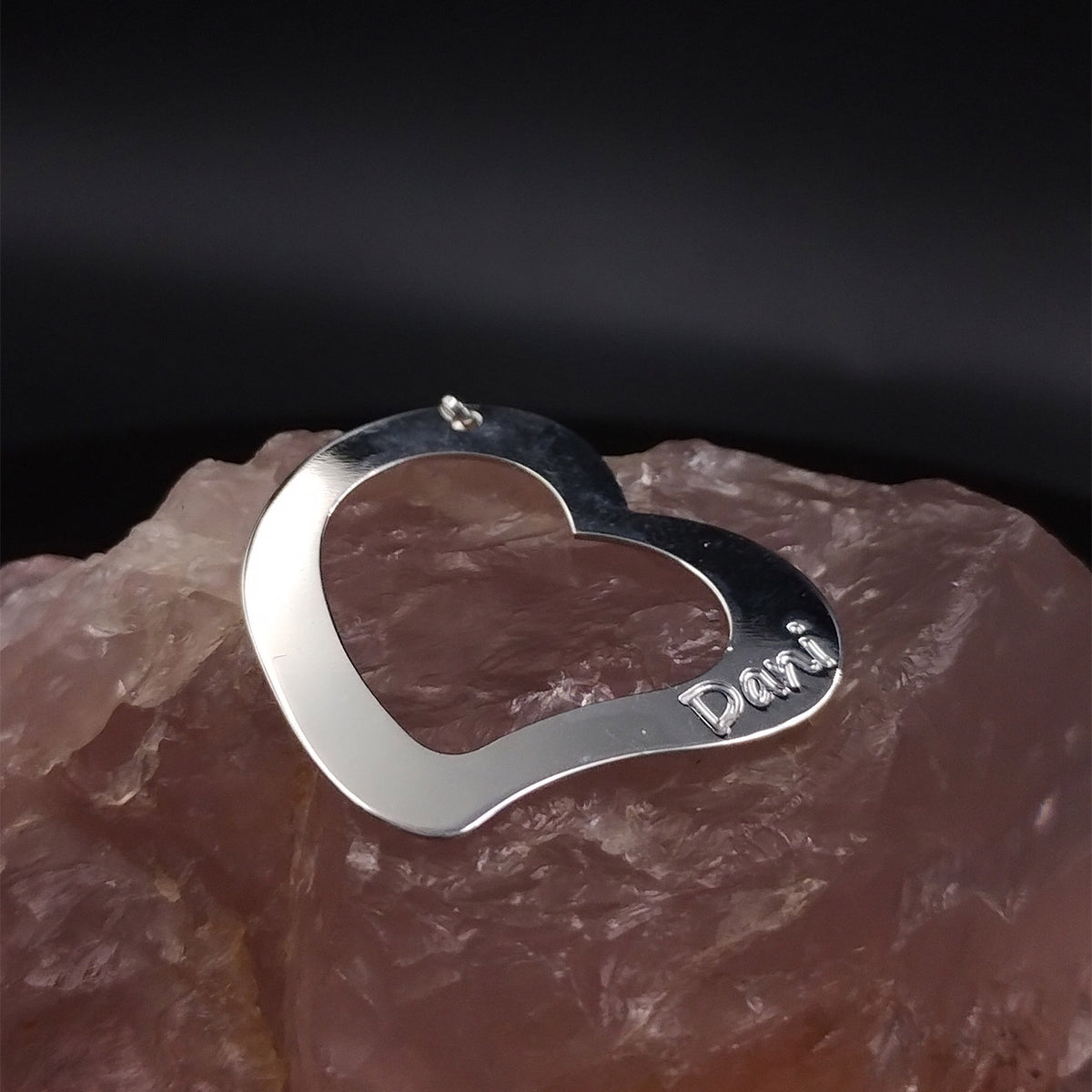 PINGENTE PERSONALIZADO CORAÇÃO VAZADO NOME