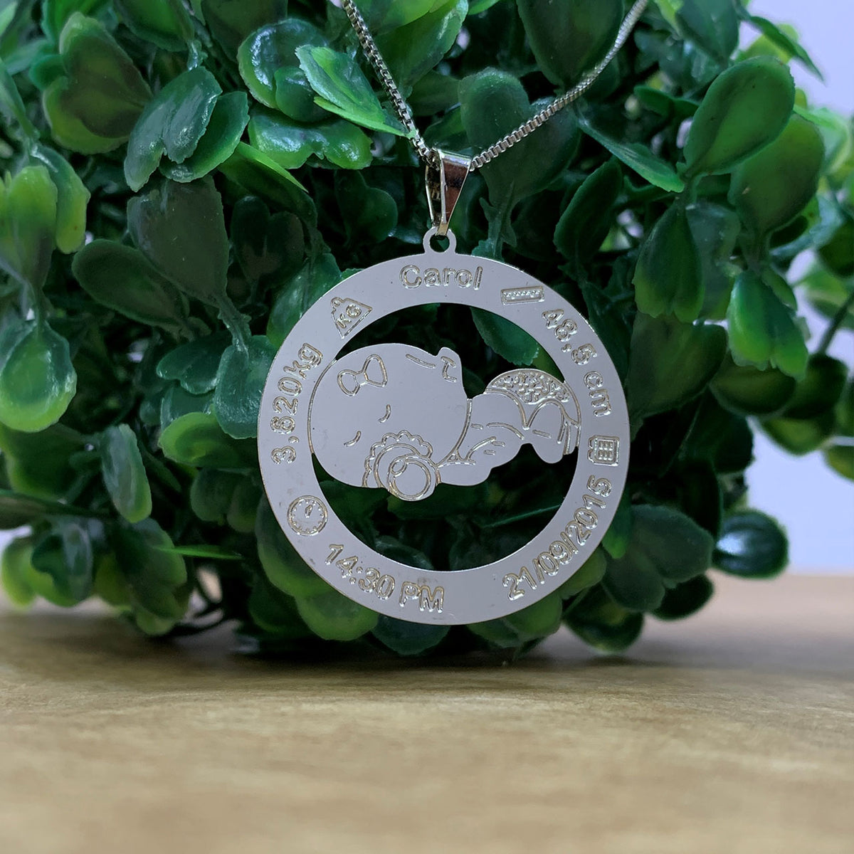 COLAR BEBÊ COM INFORMAÇÕES DE NASCIMENTO