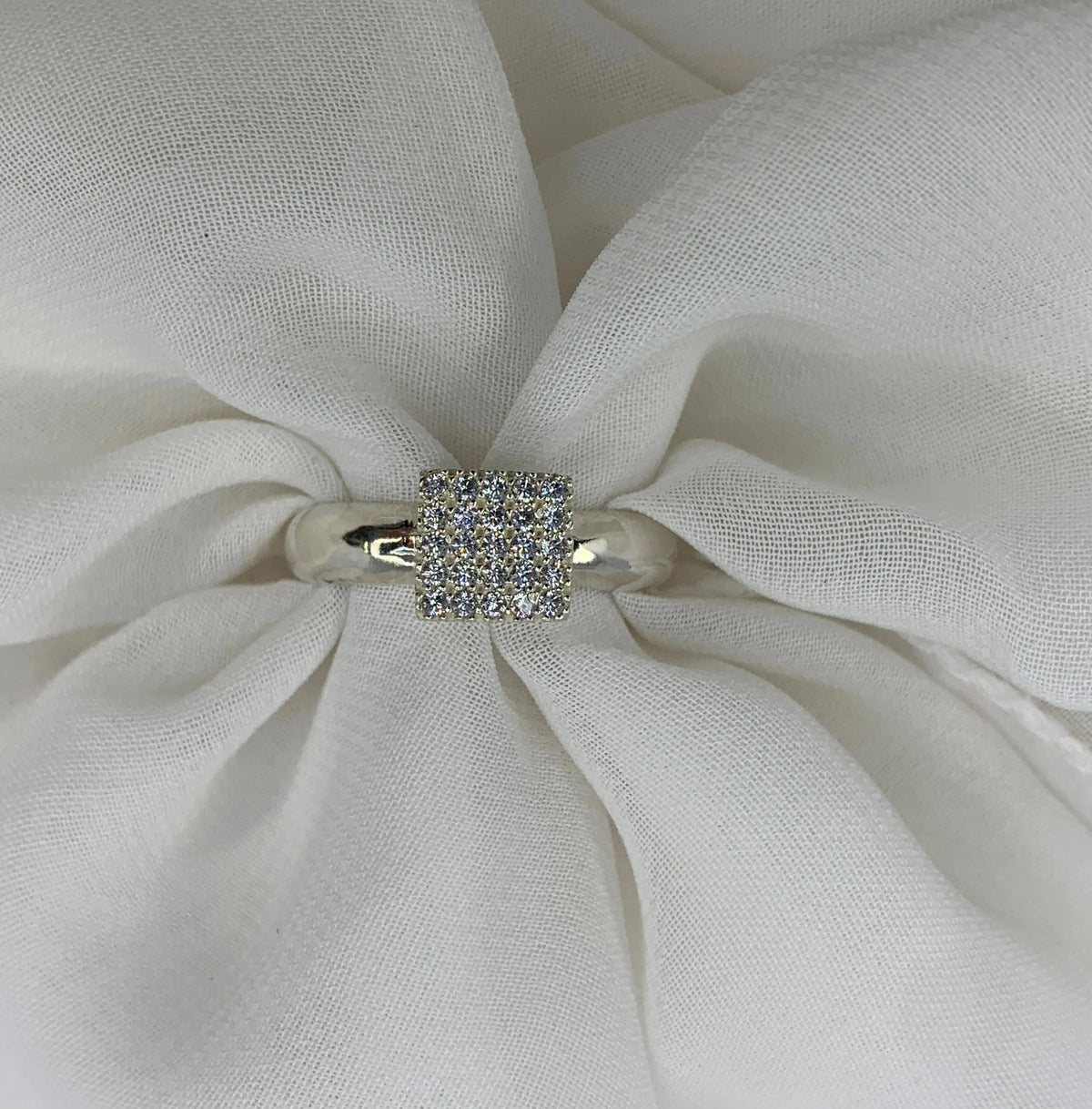 ANEL SOLITÁRIO PRINCESA ANASTÁCIA