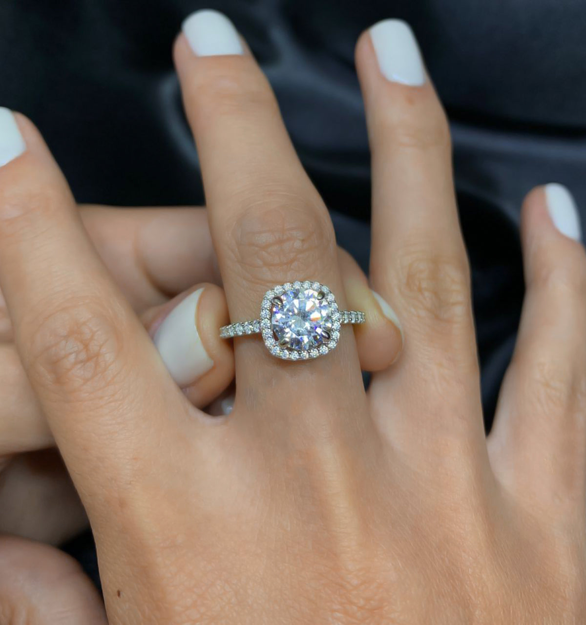 QUEEN OF SHAPAT LONELY RING