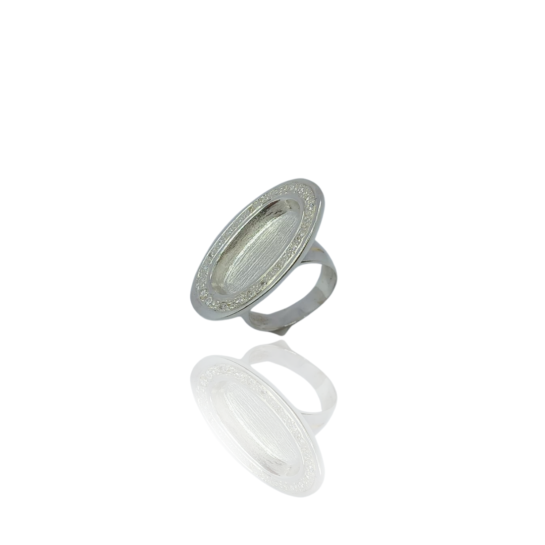 SILVER TRAY RING WITH ZIRCONS