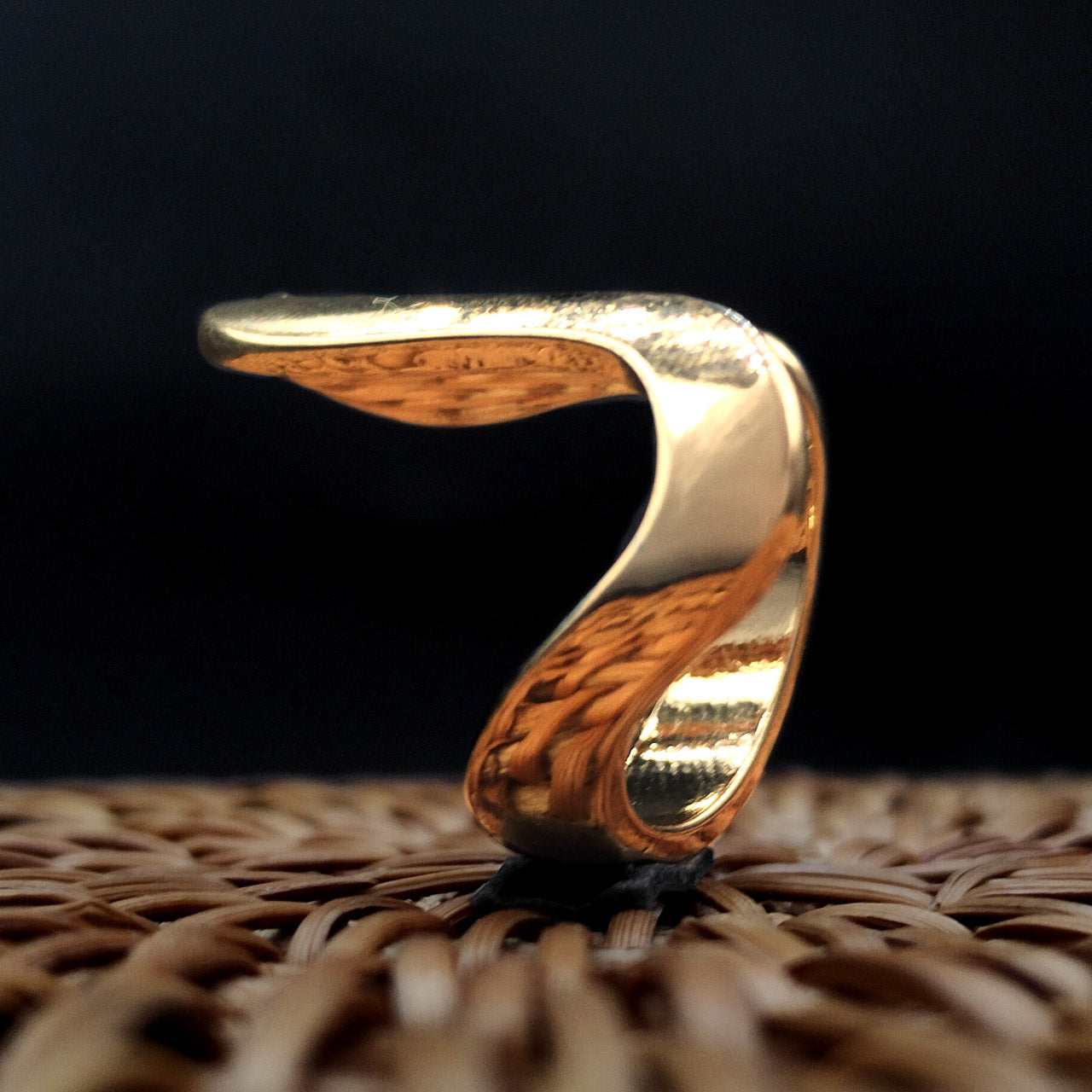 ANEL ORGANICO OVAL DOURADO
