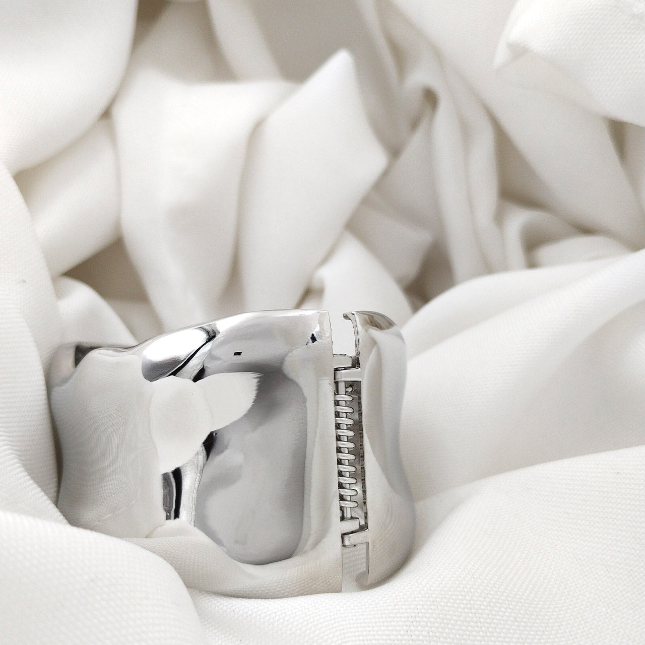 Bracelete Orgânico Design Escultural