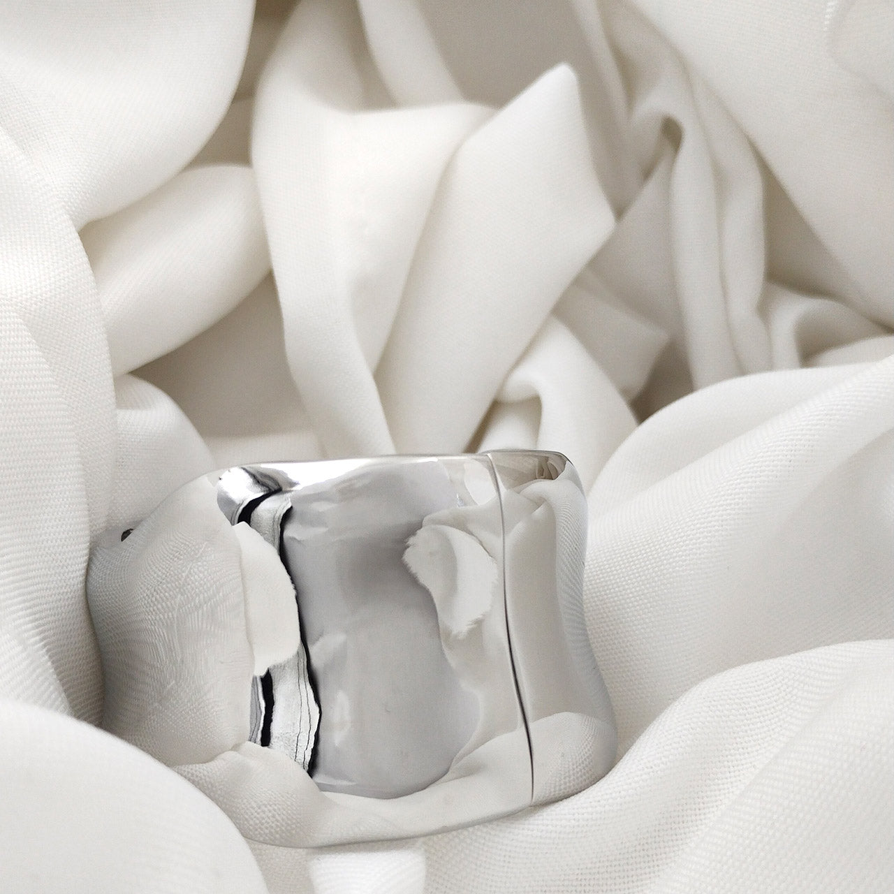 Bracelete Orgânico Design Escultural