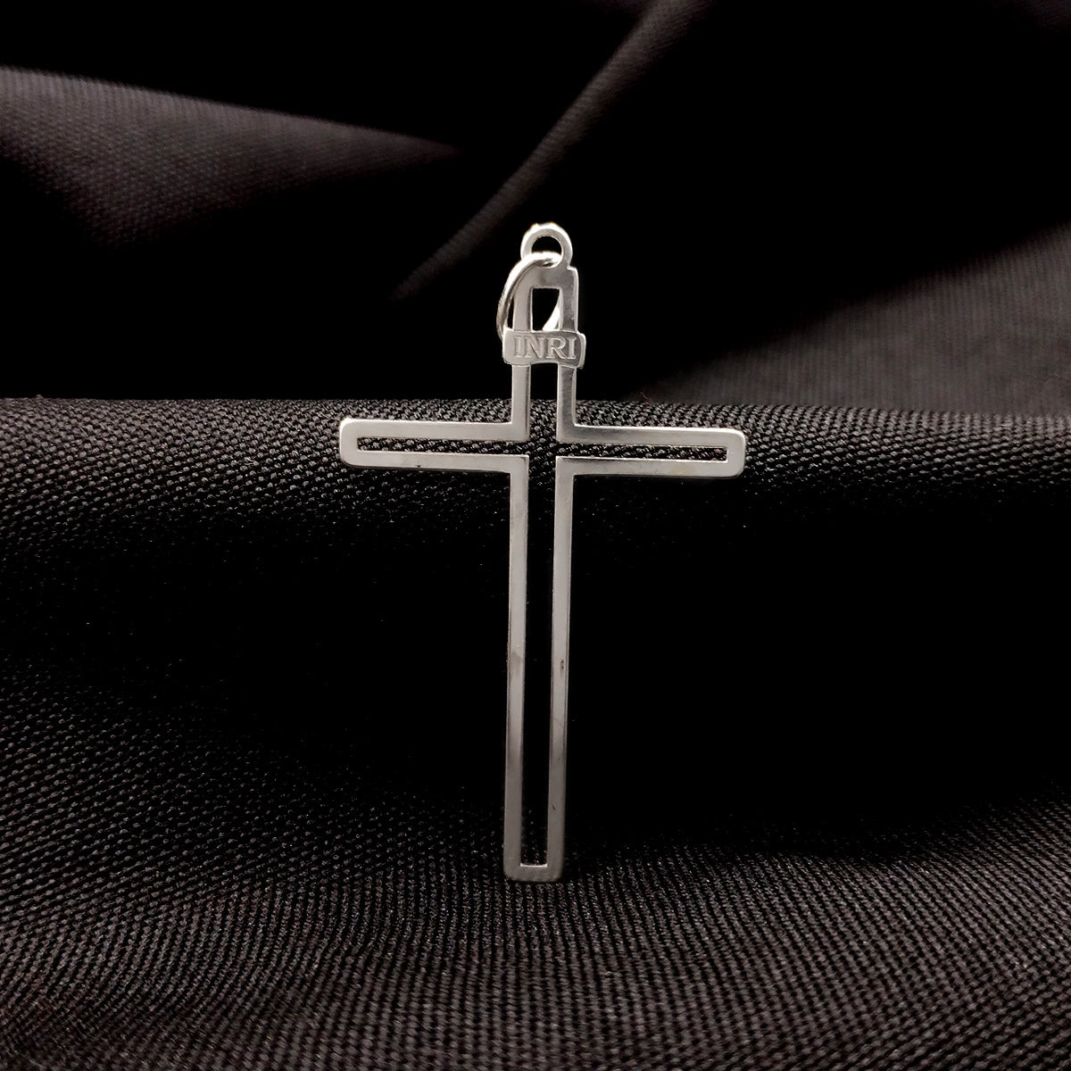 LEAKED CROSS SILVER PENDANT