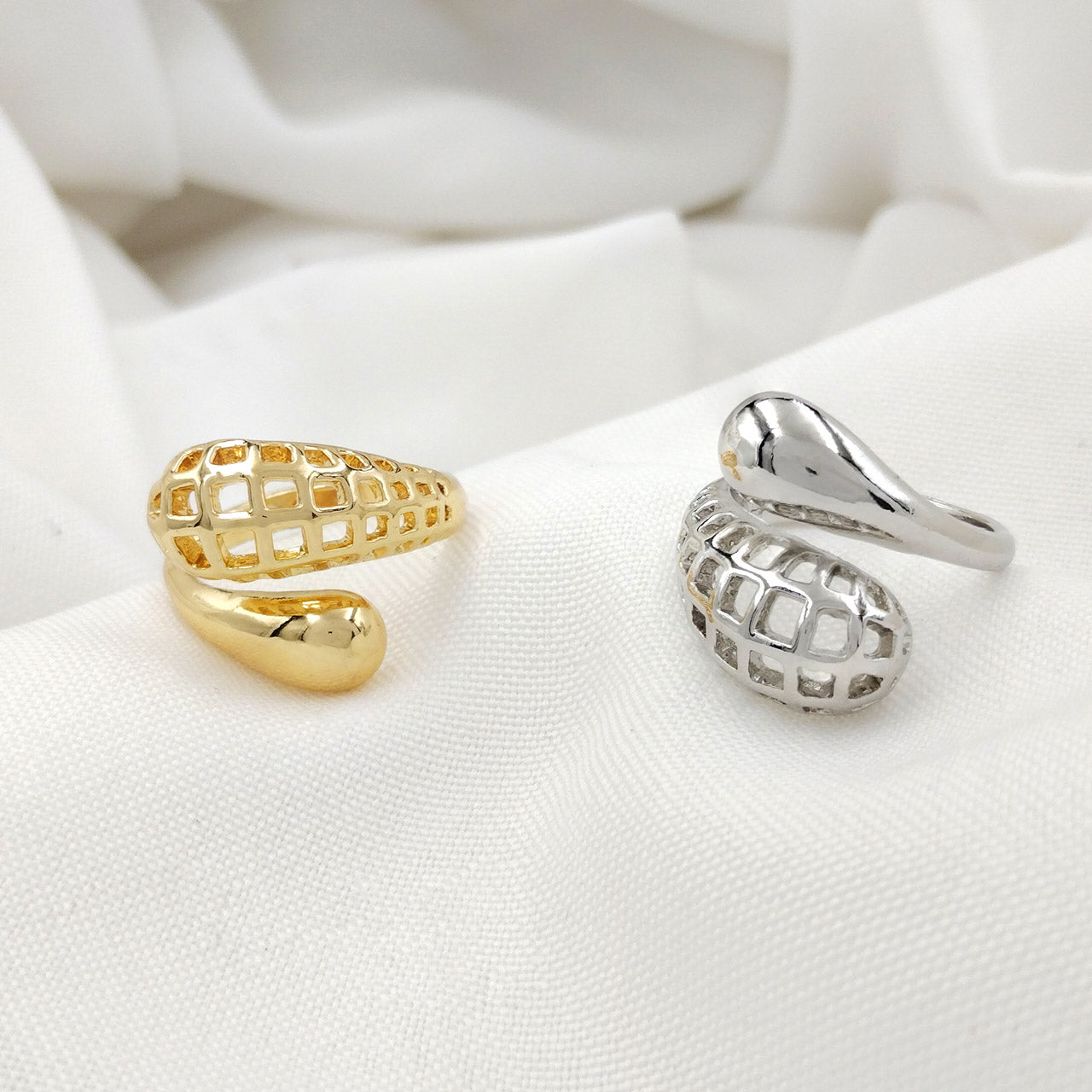 Anel Cabeça de Cobra Vazado Atemporal