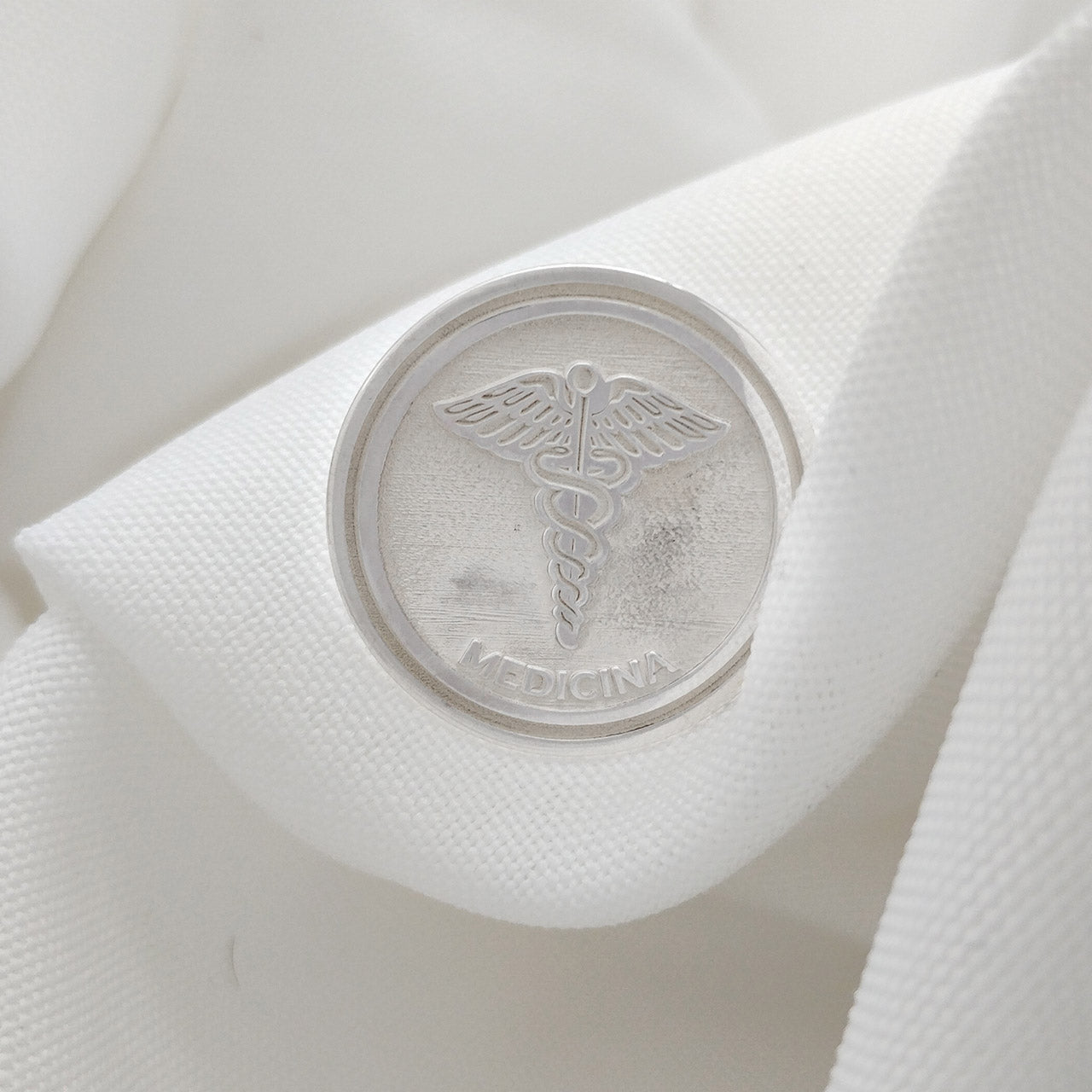 BROCHE DE PRATA CURSO ACADÊMICO