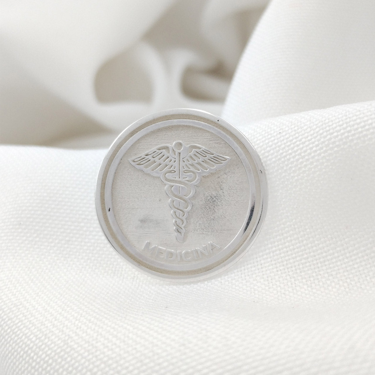 BROCHE DE PRATA CURSO ACADÊMICO