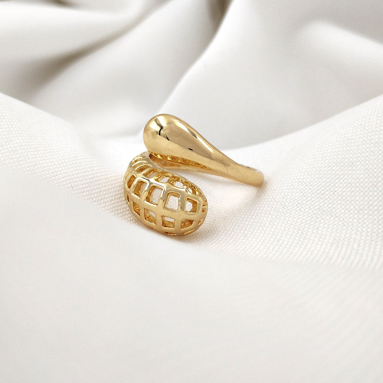 Anel Cabeça de Cobra Vazado Atemporal