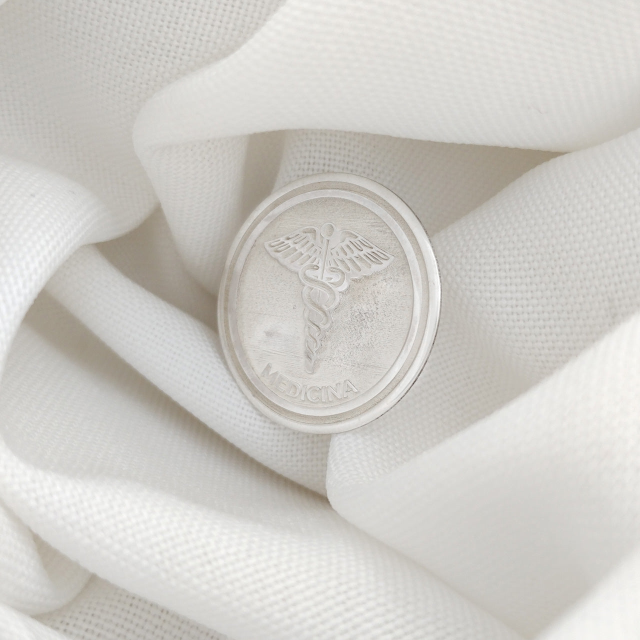 BROCHE DE PRATA CURSO ACADÊMICO