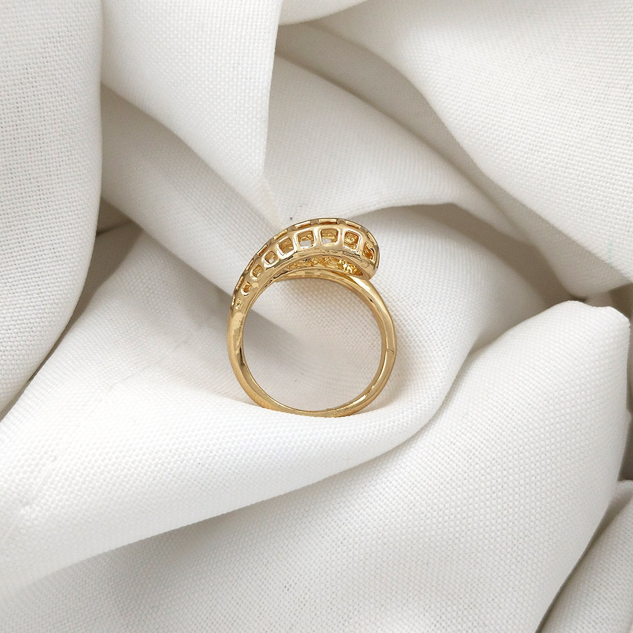 Anel Cabeça de Cobra Vazado Atemporal