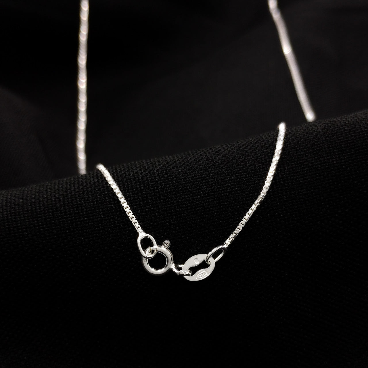 VENETIAN SILVER CORD