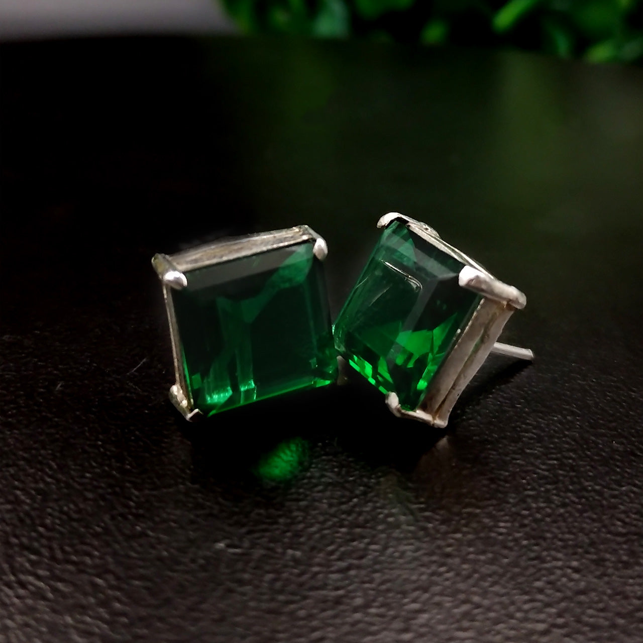 SQUARE SILVER EARRING