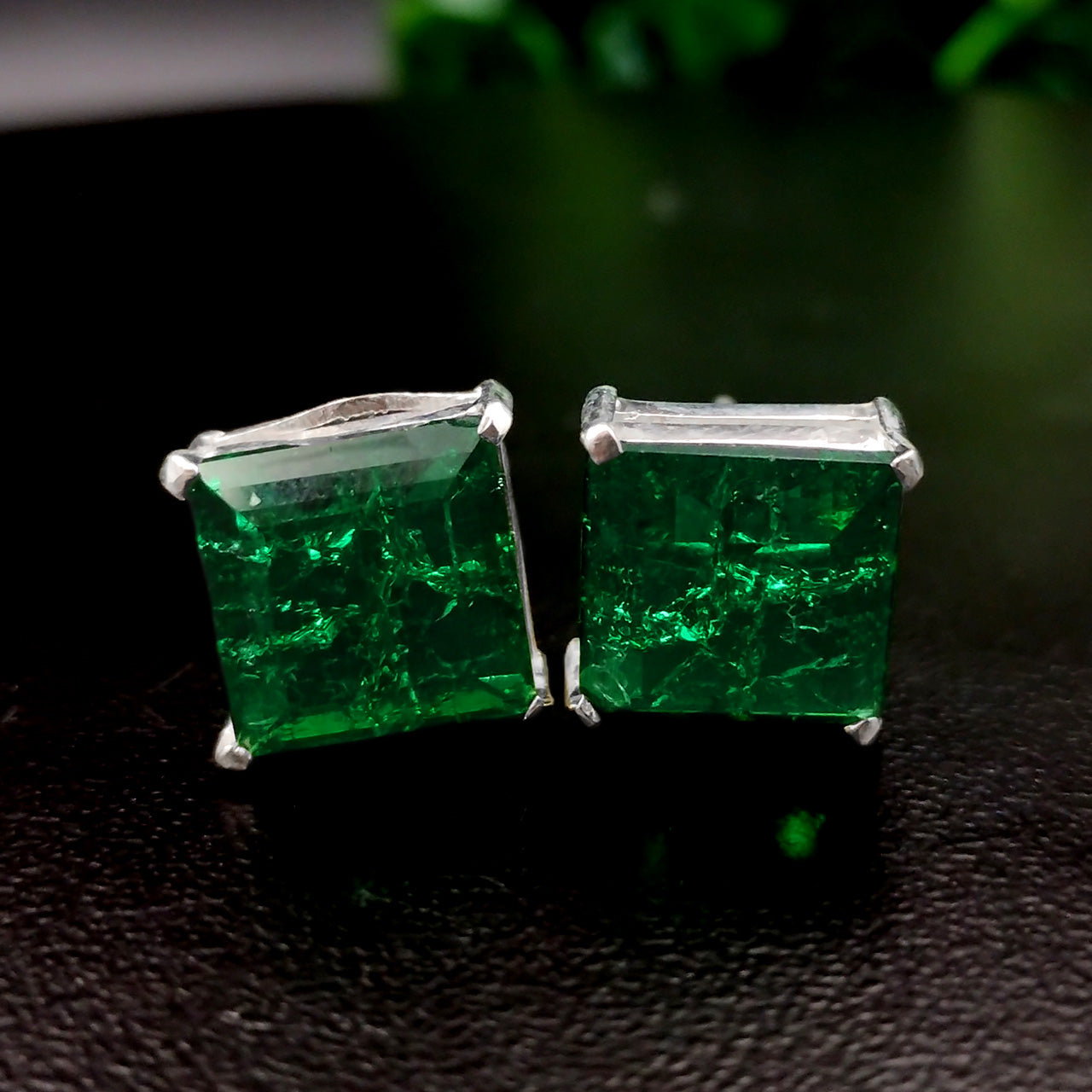 SQUARE SILVER EARRING