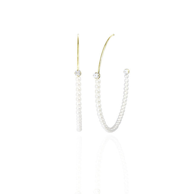 ARGOLA FOLHEADO COM PÉROLAS E ZIRCÔNIA ÚNICA