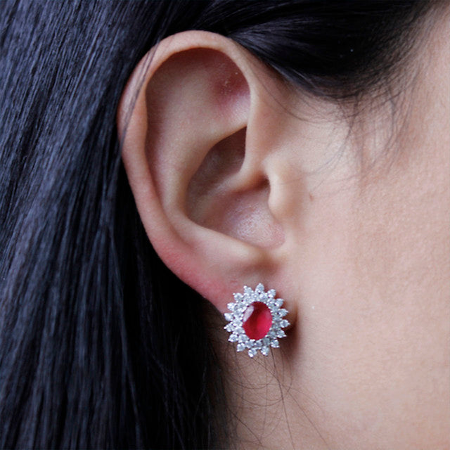 SILVER ROUND CRYSTAL EARRING