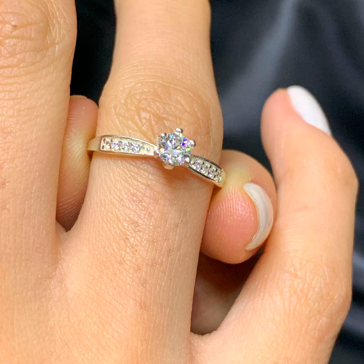 QUEEN DAISY SOLITARY RING