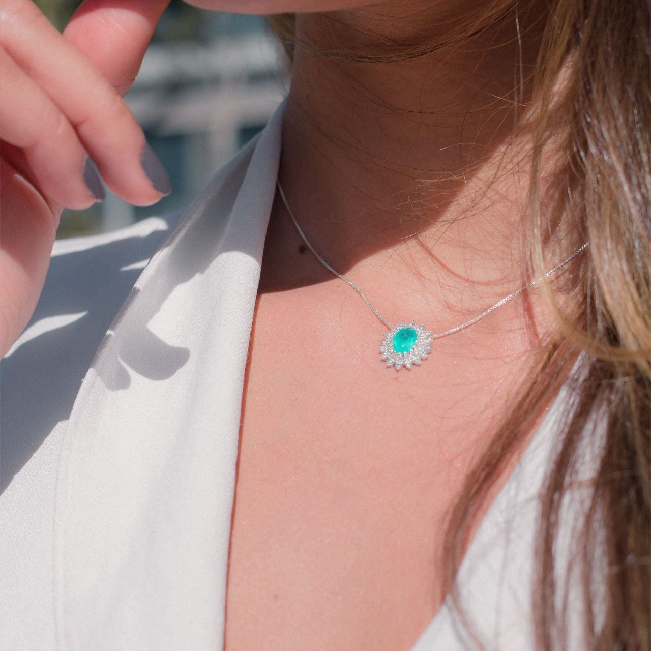 SILVER ROUND CRYSTAL NECKLACE