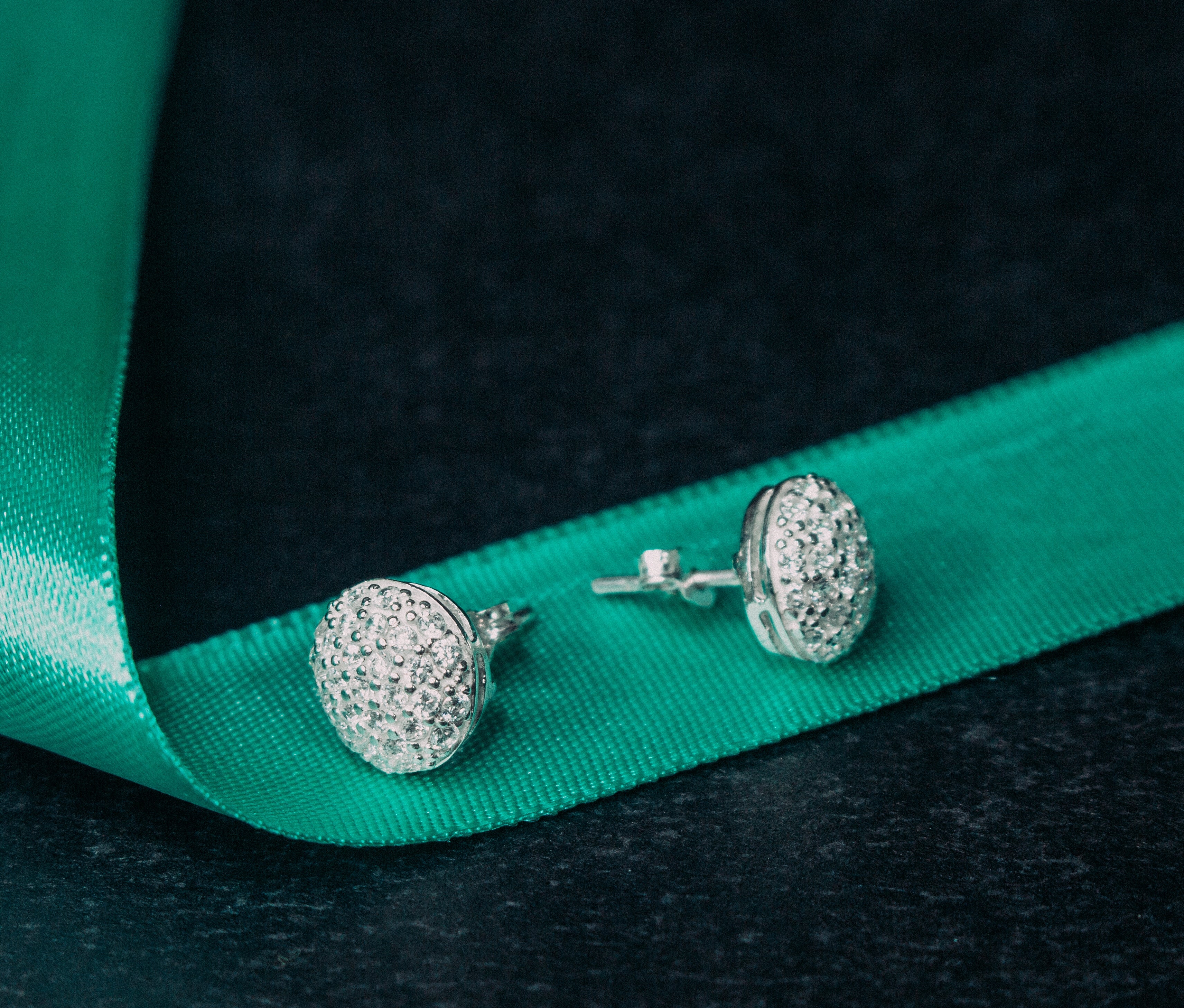 SILVER ROUND ZIRCONIA EARRING